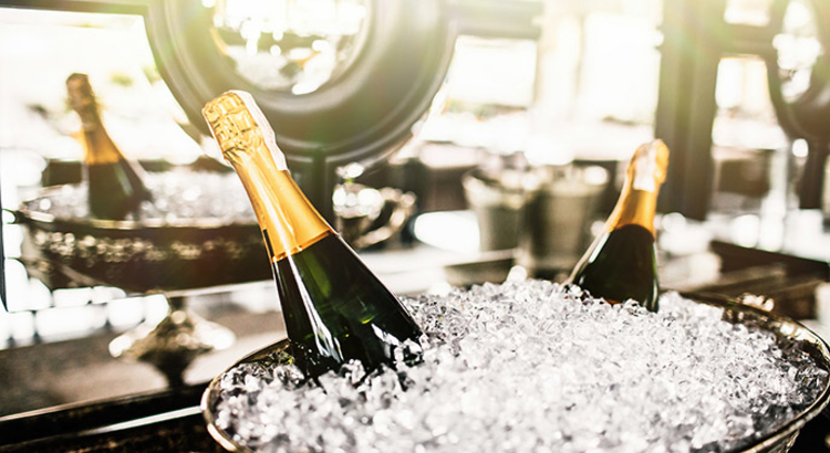 Sekt champagner symbol iStock vaksmanv